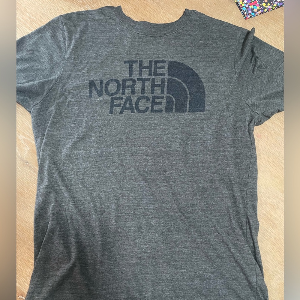 North face Tshirt GUC